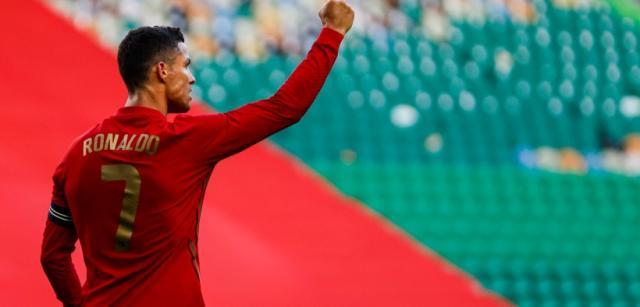 乐鱼体育-C罗定下“小”目标 2026年 41岁 打6届世界杯再退役