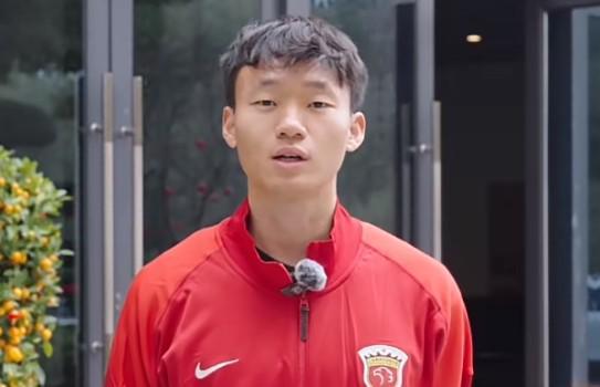 乐鱼体育app-新赛季转战B队，李圣龙：希望把经验传授给年轻队员