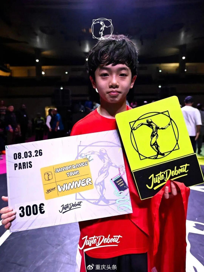 乐鱼官网-13岁霹雳舞少年巴黎夺冠 身后站着一群“造梦者”|李勇秋|重庆|沙坪坝|街舞|教练_新浪体育_新浪新闻