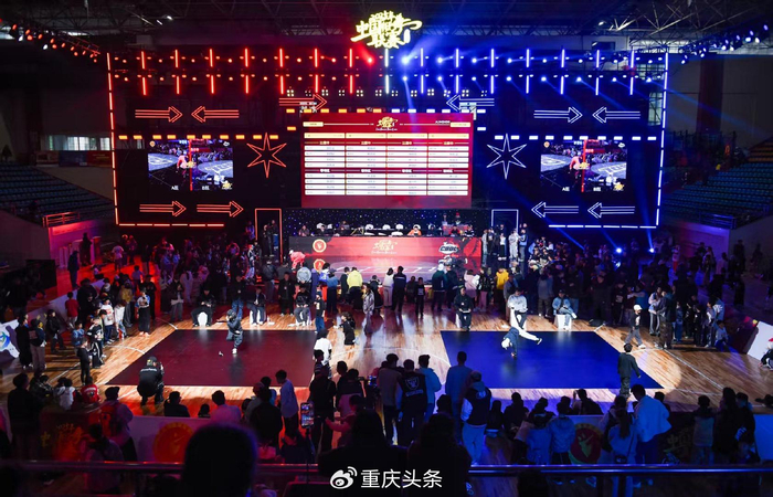 乐鱼官网-13岁霹雳舞少年巴黎夺冠 身后站着一群“造梦者”|李勇秋|重庆|沙坪坝|街舞|教练_新浪体育_新浪新闻